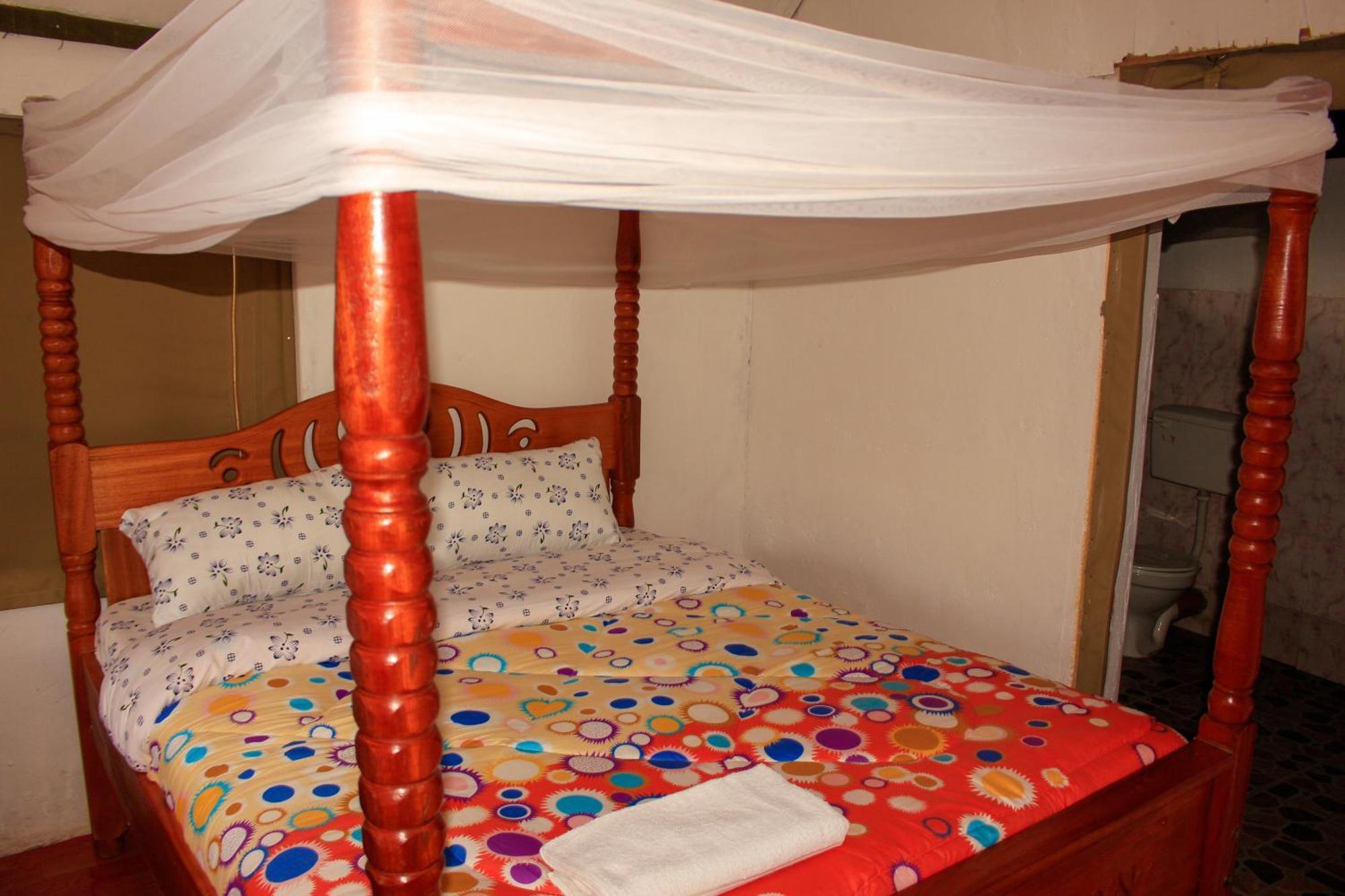 Eco Mara Forest Camp Ololaimutiek Kamer foto